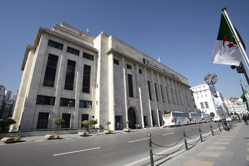 Парламент Алжира признал французскую колонизацию "государственным преступлением"