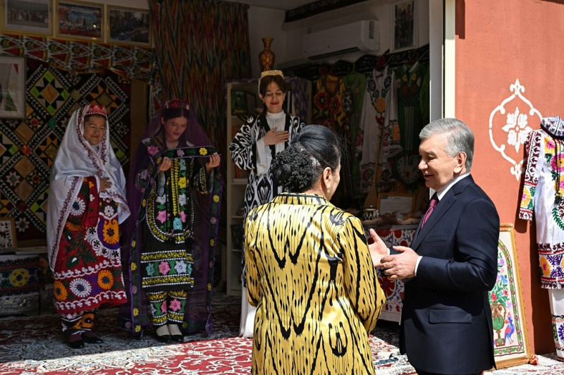 Дом дружбы народов. Президент встретился с представителями национальных культурных центров